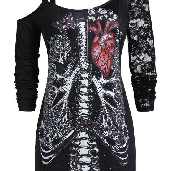 Plus Size Great In Time For Halloween. Goth off the shoulder top. - Picture 2 of 2
